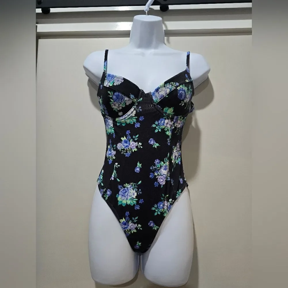 WeWoreWhat Floral Underwire One-Piece Swimsuit NWOT size Small black/purple